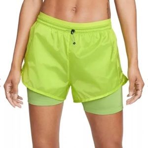 NWT Nike Women's Icon Clash Tempo Luxe Mid-Rise Running Shorts Green Small